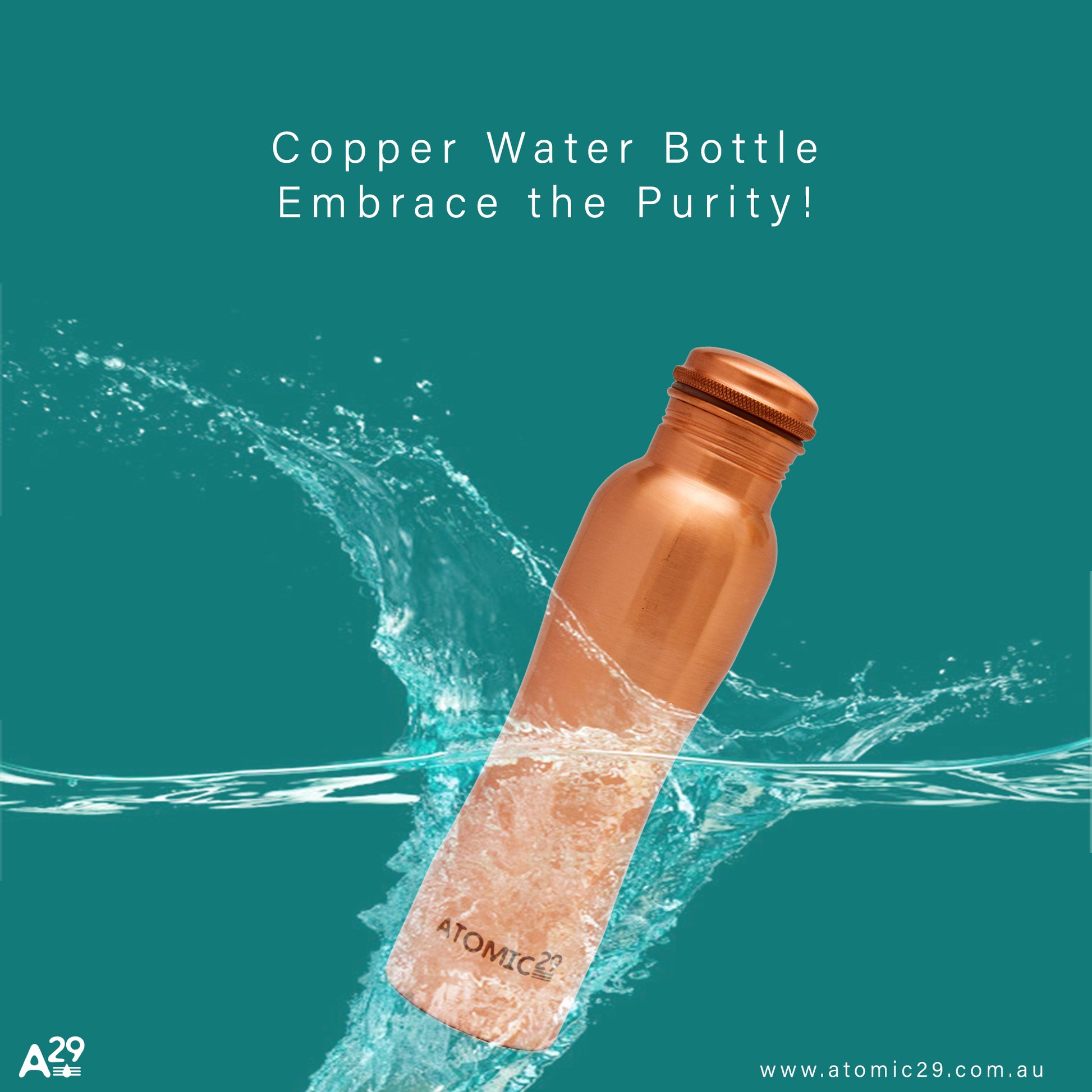 atomic29 curve water bottle dropped in water and water splashing